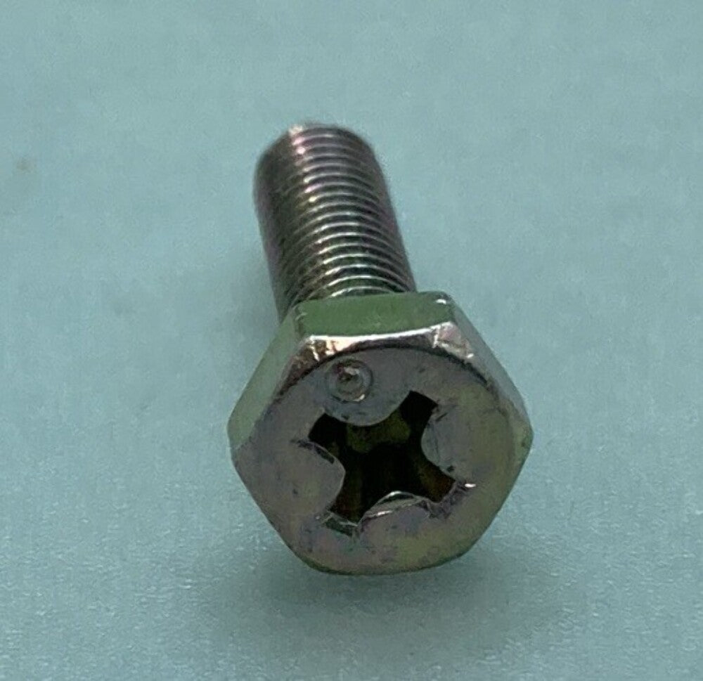 QTY 4 NEW GENUINE KAWASAKI 92011-016 SCREW 4X16, ENGINE COVERS