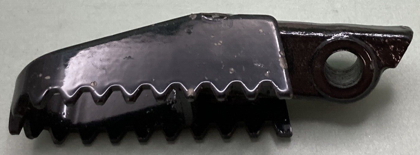 NEW GENUINE KAWASAKI 34028-1026 STEP FOOTREST LEFT