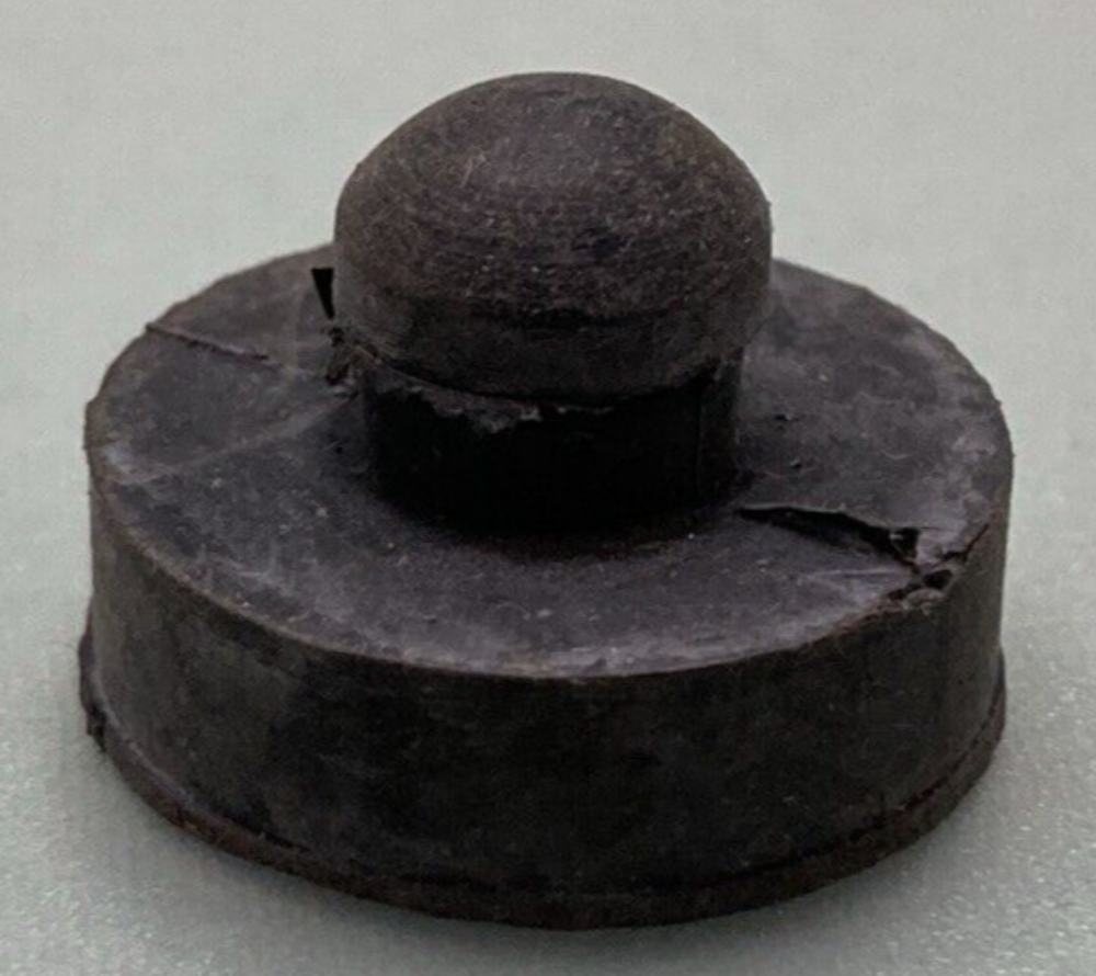 NEW GENUINE KAWASAKI 92075-094 DAMPER RUBBER BRACKET