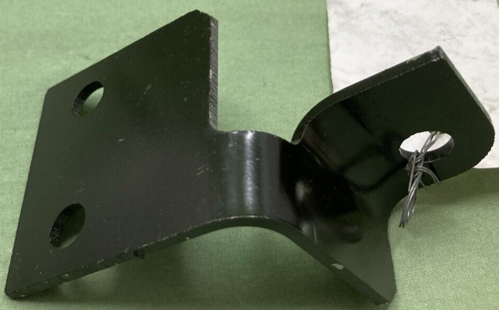 NEW Navistar International 3565269C1 Bracket Hood Safety Cable