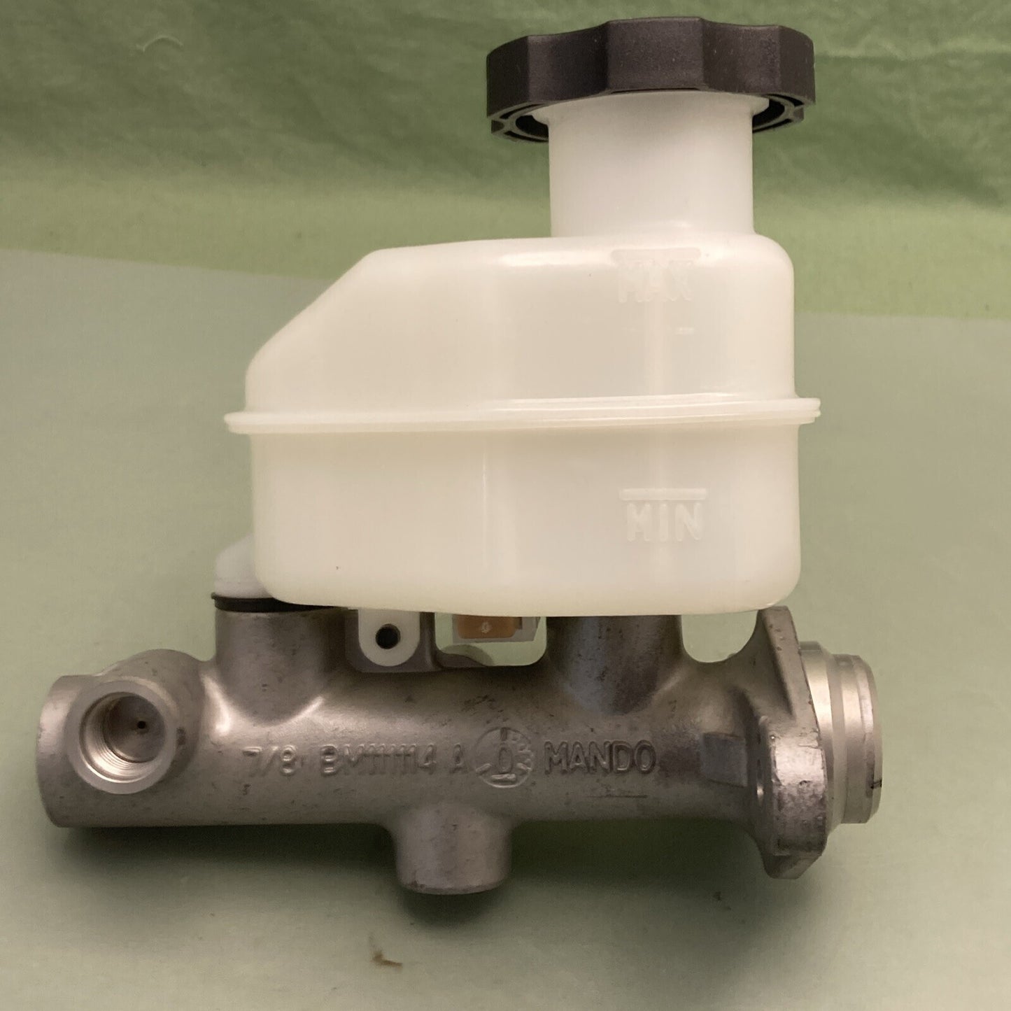 NEW GENIUNE MANDO 58510-2D200 BRAKE MASTER CYLINDER 2000-2006 Hyundai Elantra