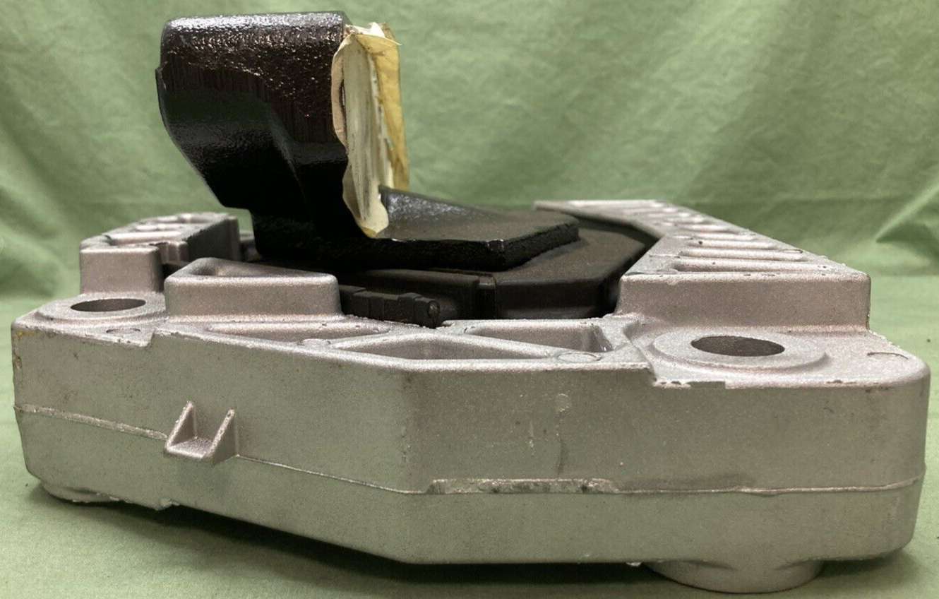 NEW GENUINE PETERBILT A85-2144-002 REAR ENGINE MOUNT BRACKET