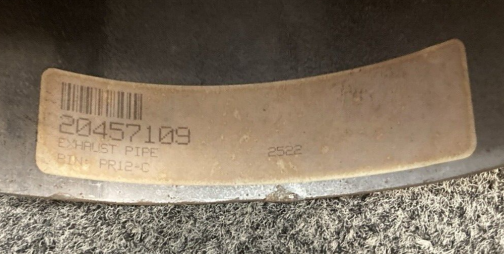 NEW GENUINE VOLVO 20457109 EXHAUST PIPE 22.86 " Long & 5" Diameter