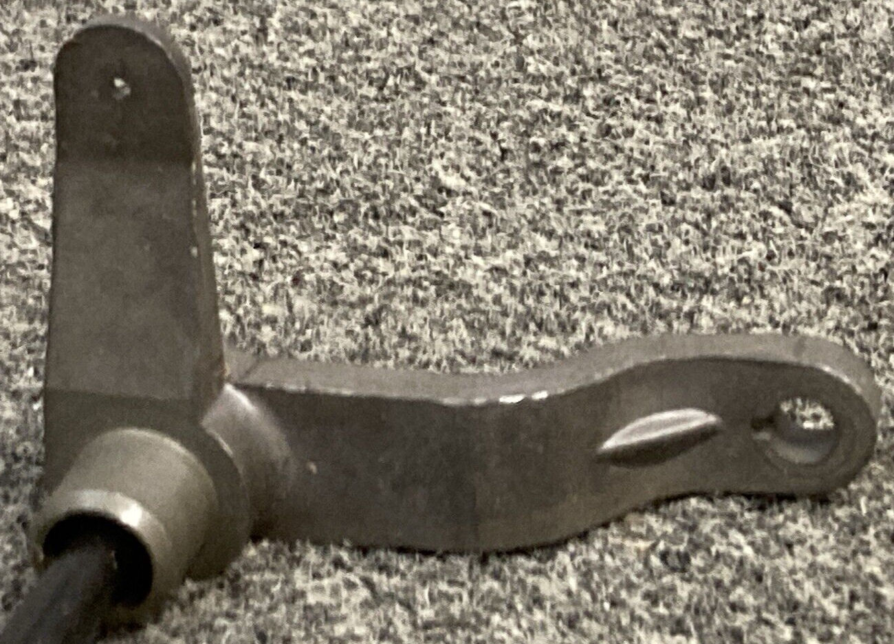 NEW GENUINE MERCURY 57244A3 SHAFT ASM BTTM COWL SHF LINK MARINE 500