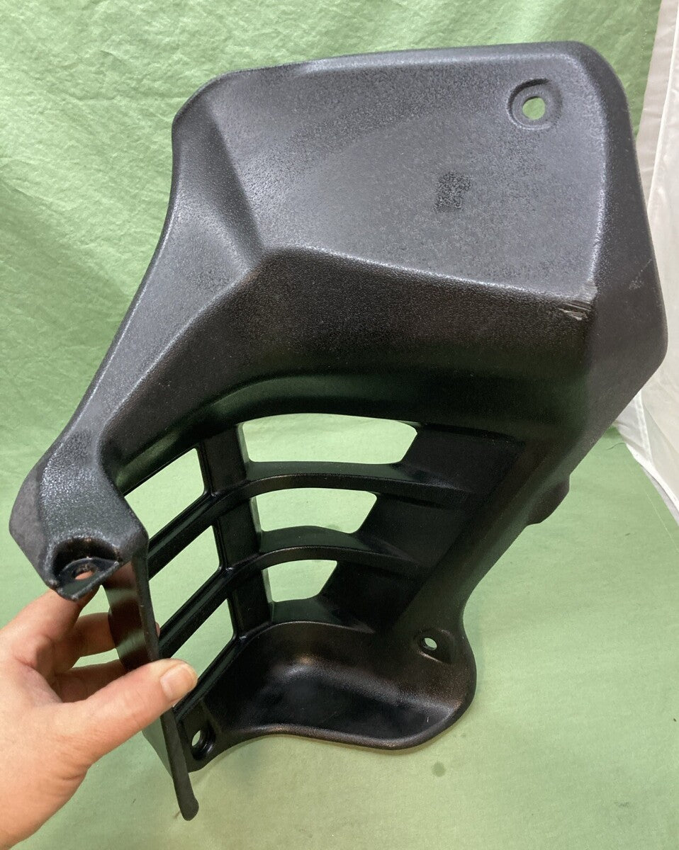 NEW GENUINE SUZUKI 63331-07G00-291 RH MUD GUARD, FOOTREST 63331-07G10-5PK