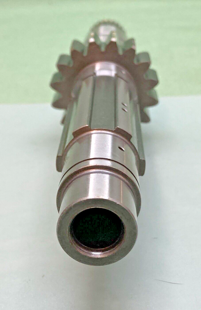 NEW GENUINE YAMAHA 5PX-17411-A0 AXLE, MAIN (16T)