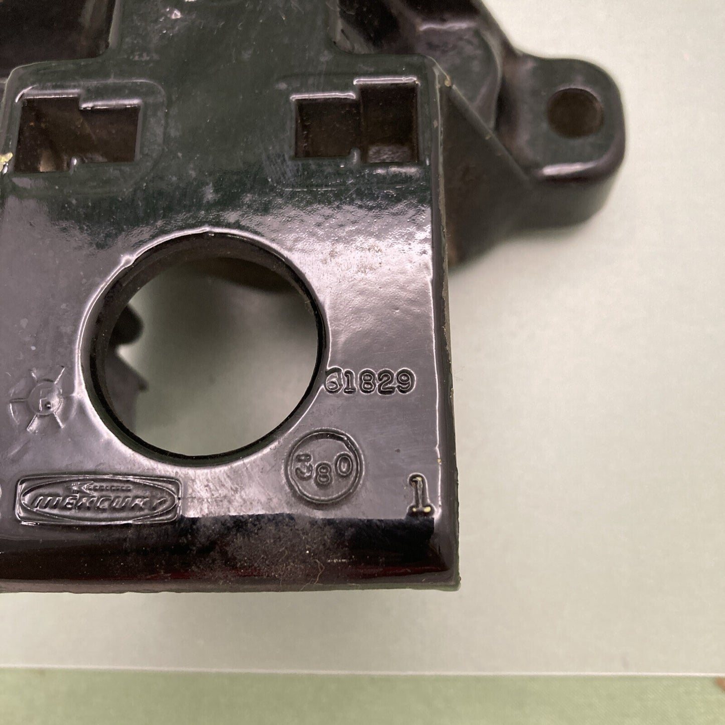 NEW GENUINE MERCURY QUICKSILVER 61829 BRACKET THERMOSTAT HOUSING