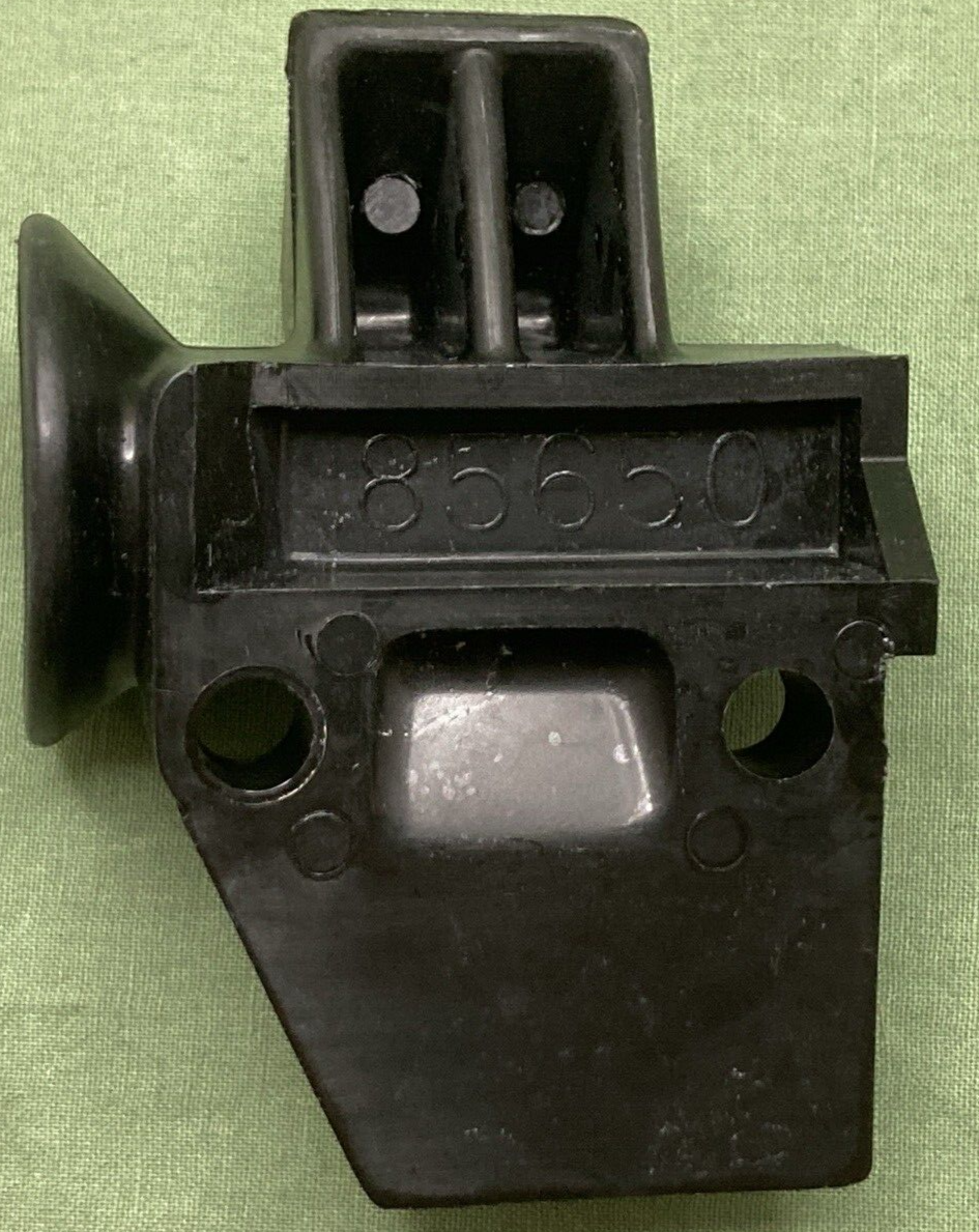 NEW GENUINE MERCURY 85650 HOUSING COWL HINGE STARBOARD