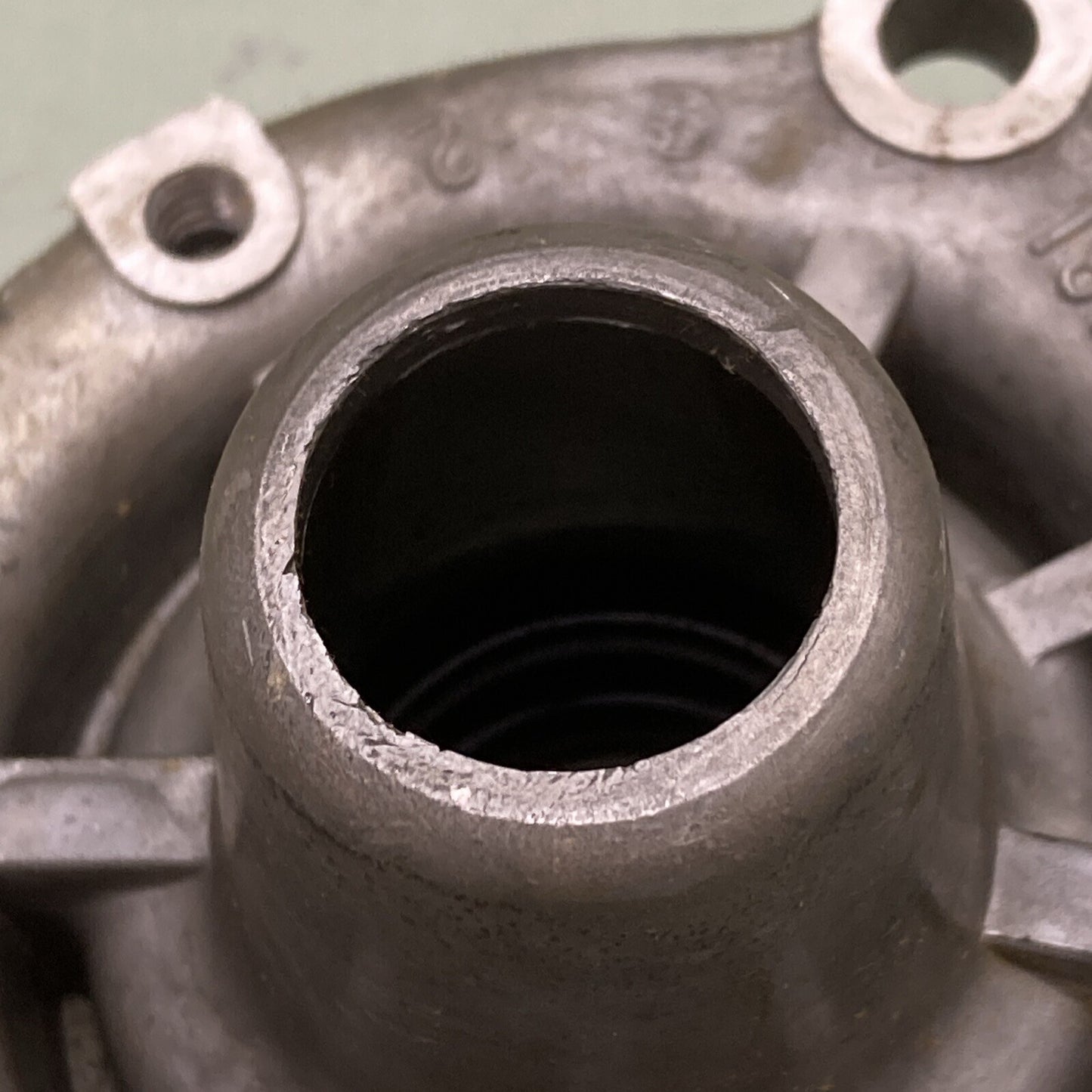 NEW GENUINE MERCURY 1102-4181A1 END CAP ASM MANIFOLD EXHAUST