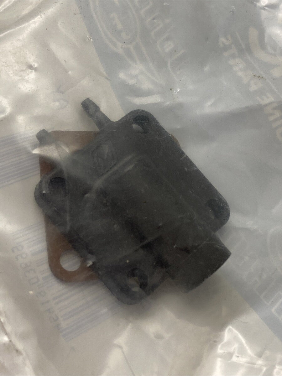 NEW OMC 437228 COVER AND GASKET ASSEMBLY