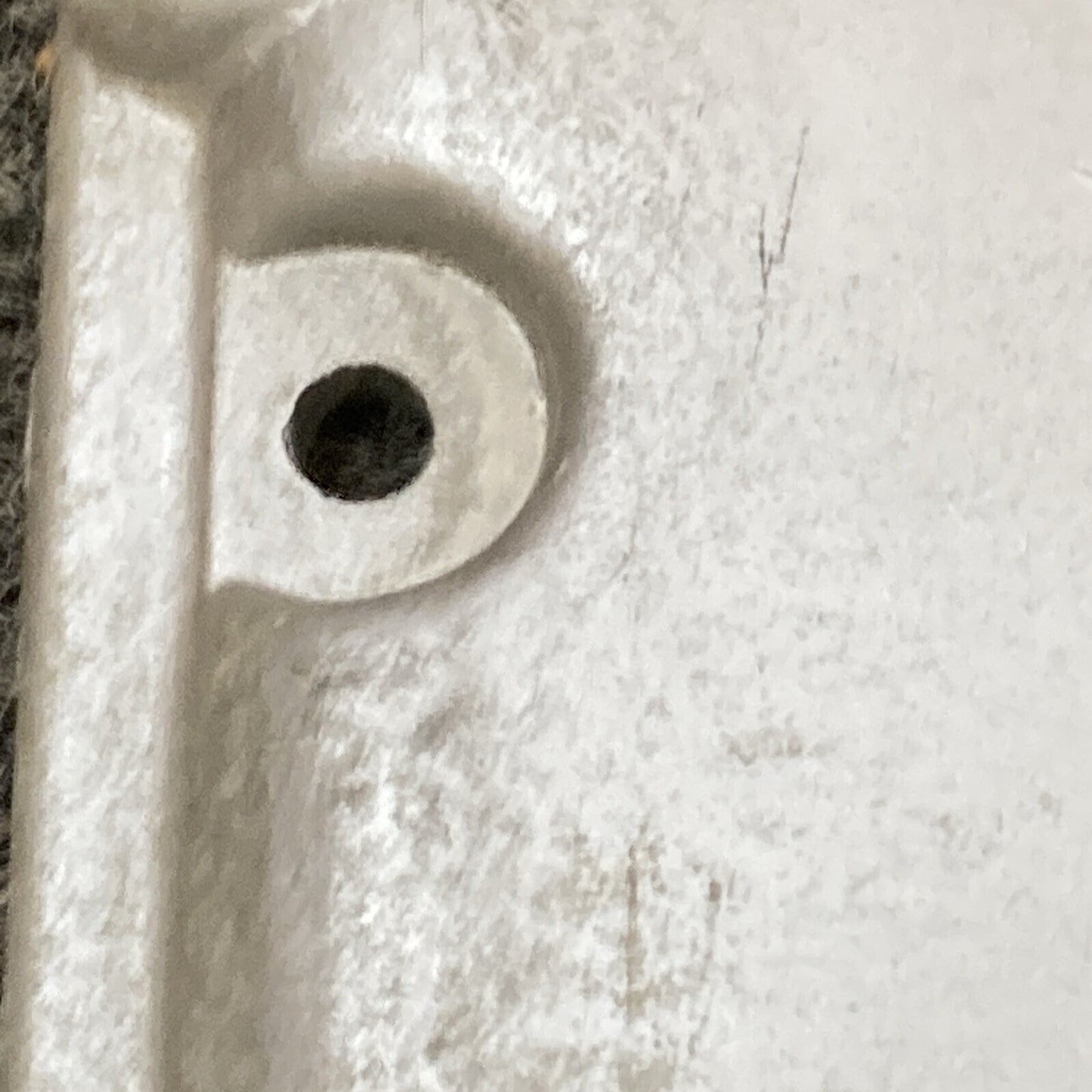 NEW GENUINE MERCURY 28240 EXHAUST MANIFOLD COVER