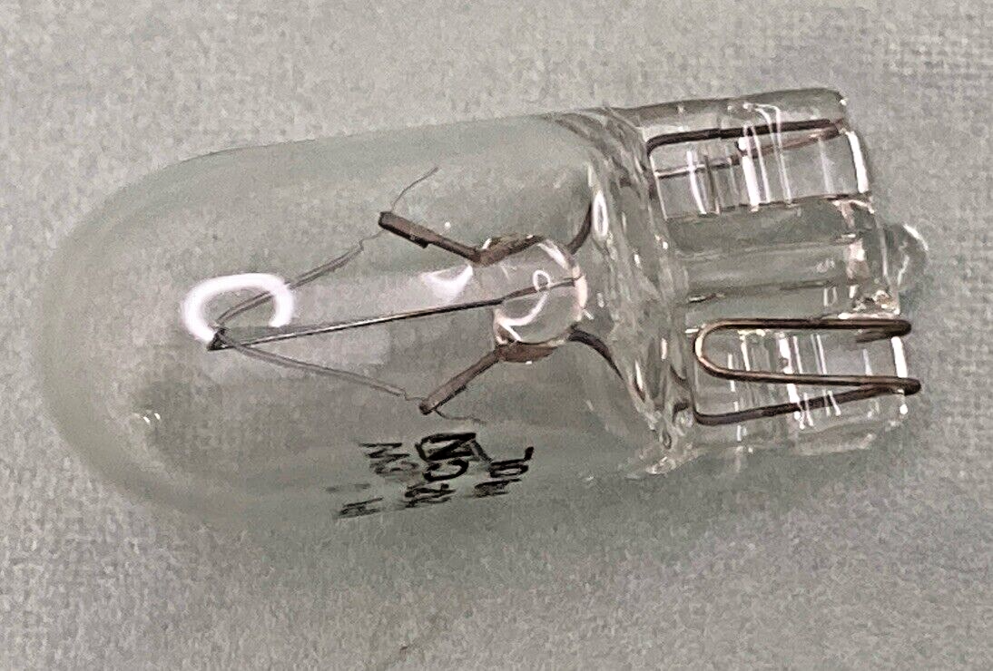 NEW GENUINE YAMAHA CANDLEPOWER 4G1-84744-00-XX Bulb 12V - 34W T10