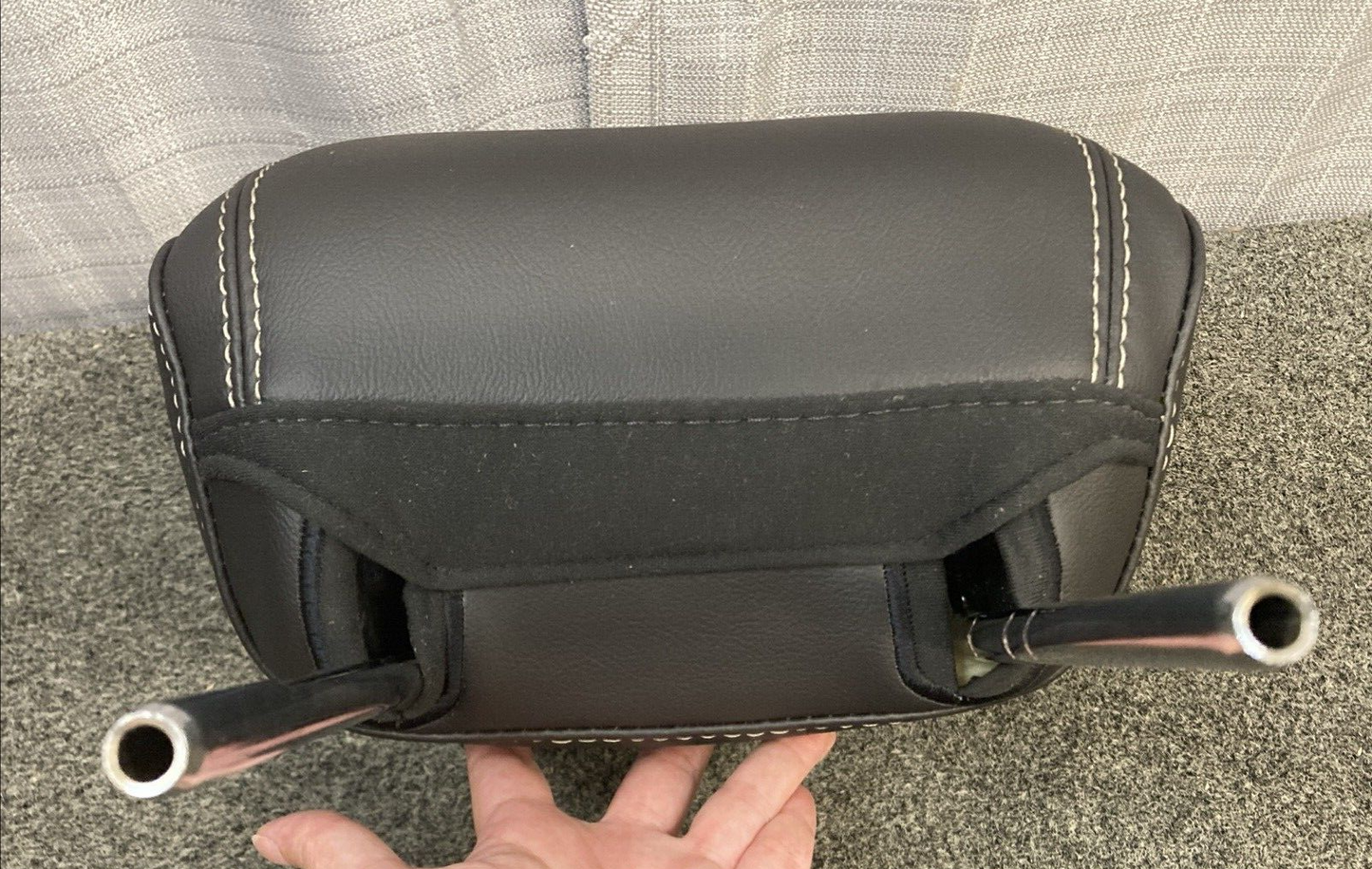NEW REPLACES FORD L0343047 FIRST ROW HEADREST PASNGR BLACK SPORT 2013