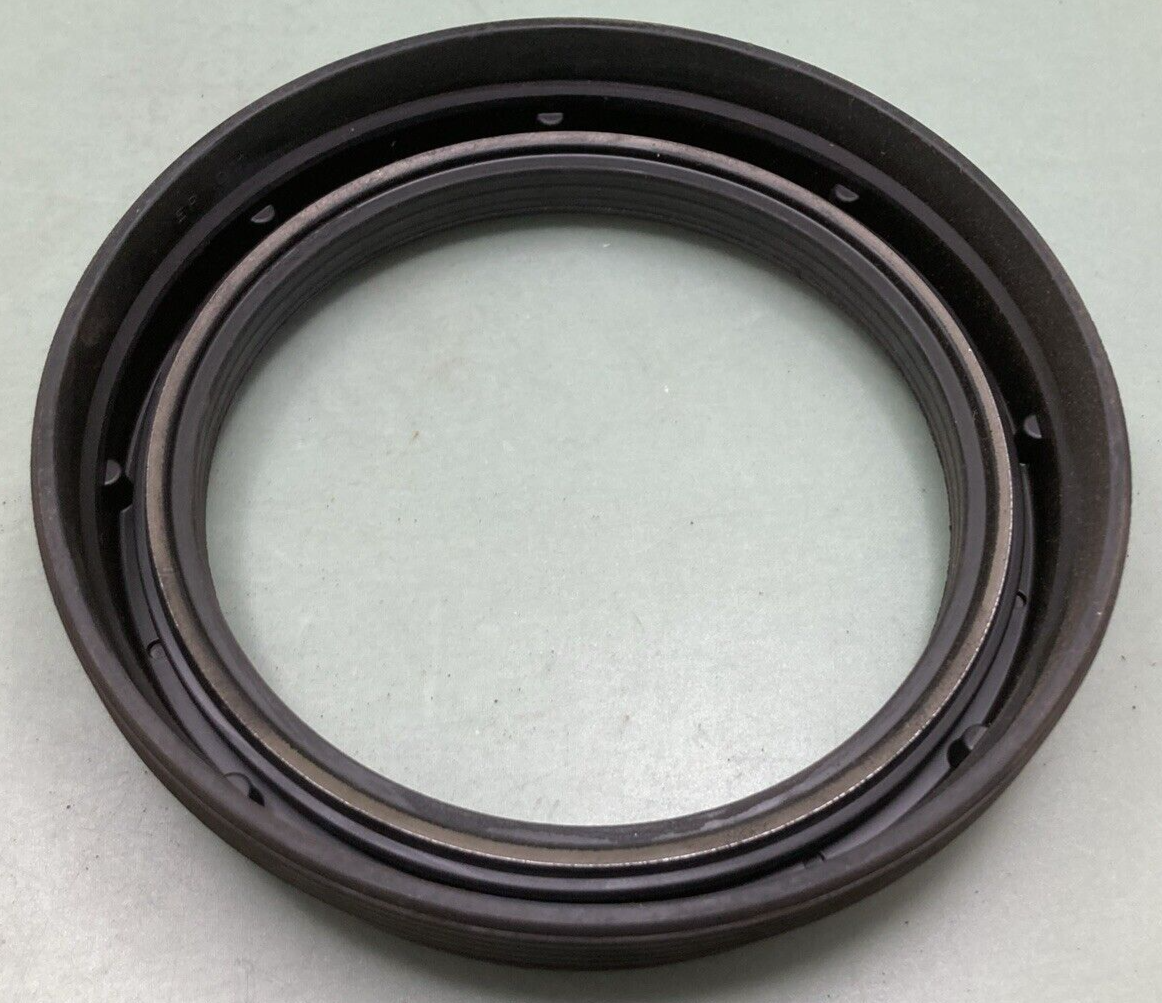 NEW CHICAGO RAWHIDE 47695 Drive Axle Wheel Oil Seal 38,000 - 46,000#