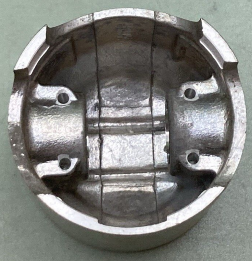 NEW GENUINE YAMAHA 401-11636-00 PISTON 0.50 O/S