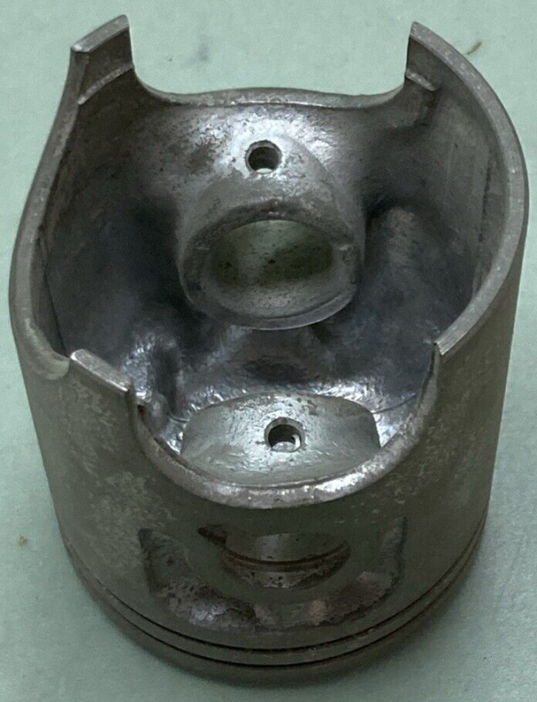 NEW GENUINE YAMAHA 5X2-11631-00-94 PISTON STD