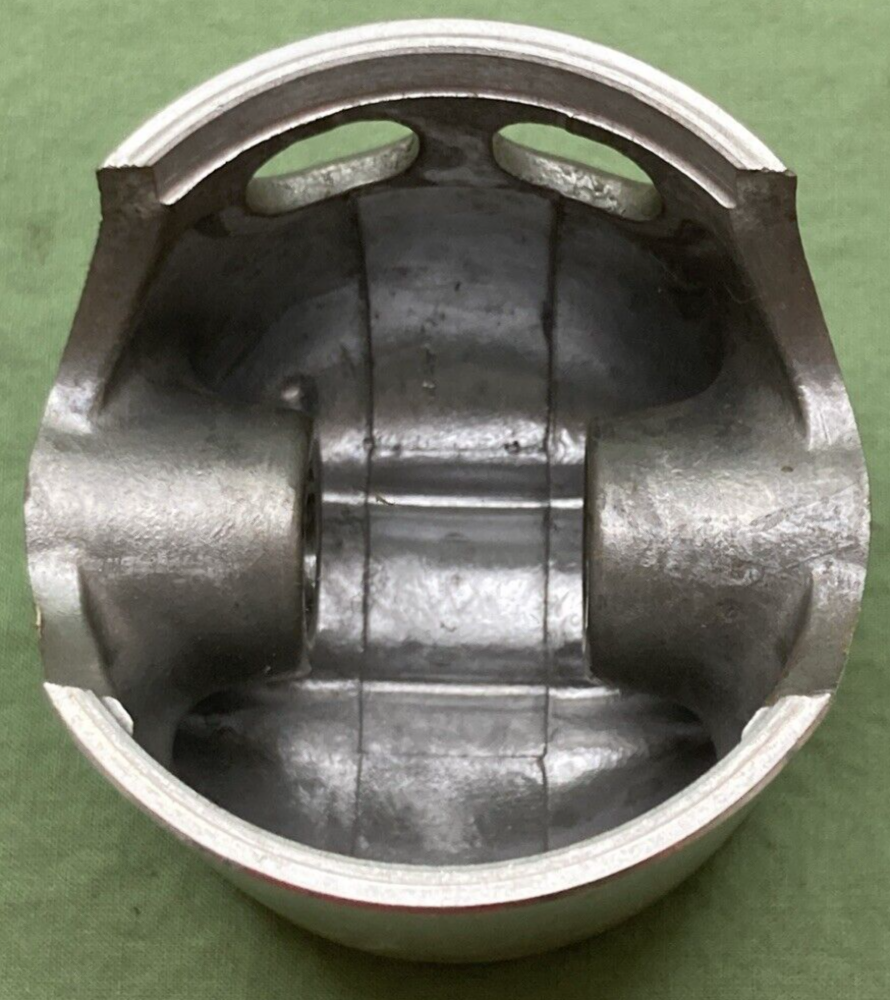 NEW GENUINE YAMAHA 443-11638-02 PISTON 4TH 1.00 O/S