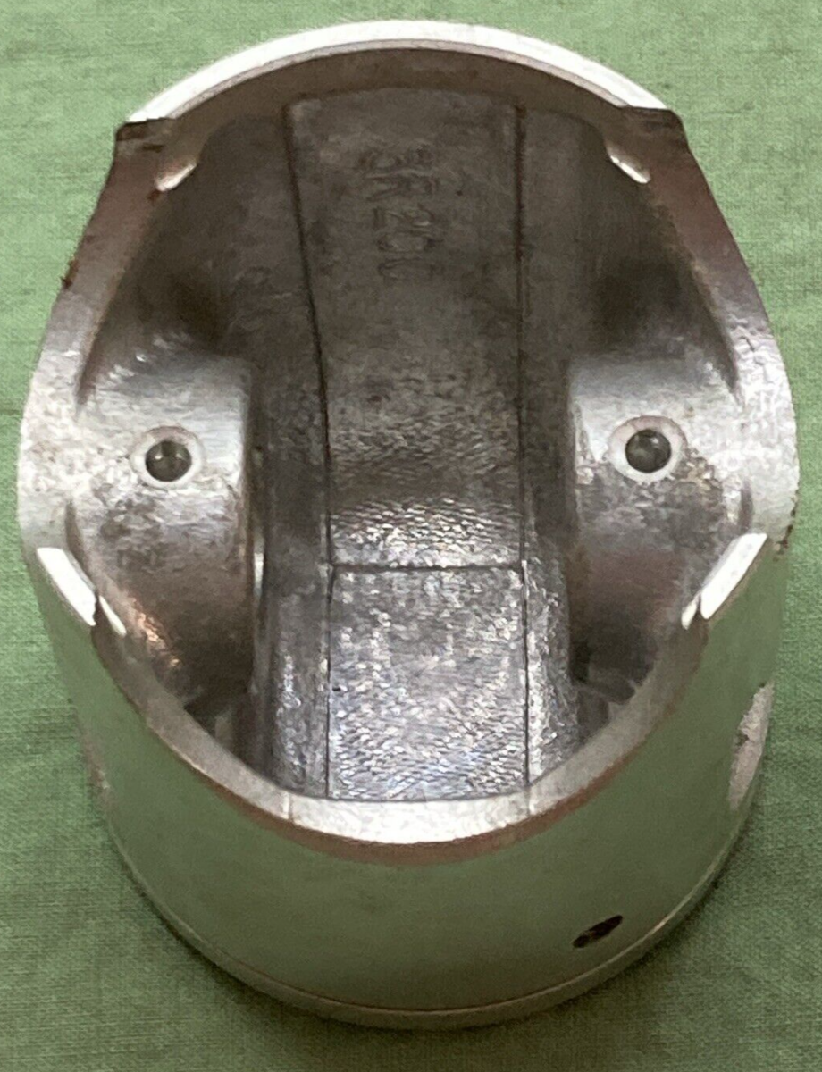 NEW GENUINE YAMAHA 248-11636-01 PISTON 2ND 0.50 O/S