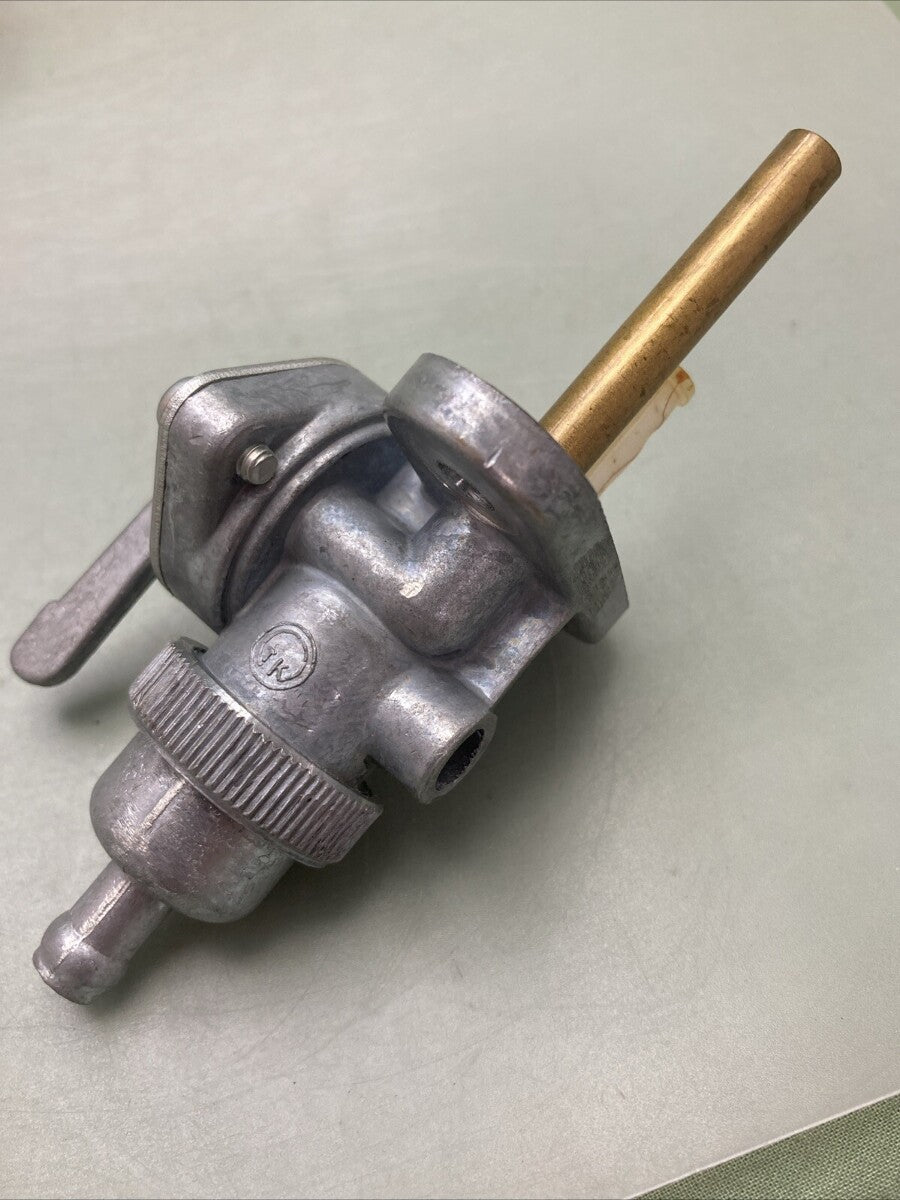 NEW GENUINE YAMAHA 438-24500 PETCOCK