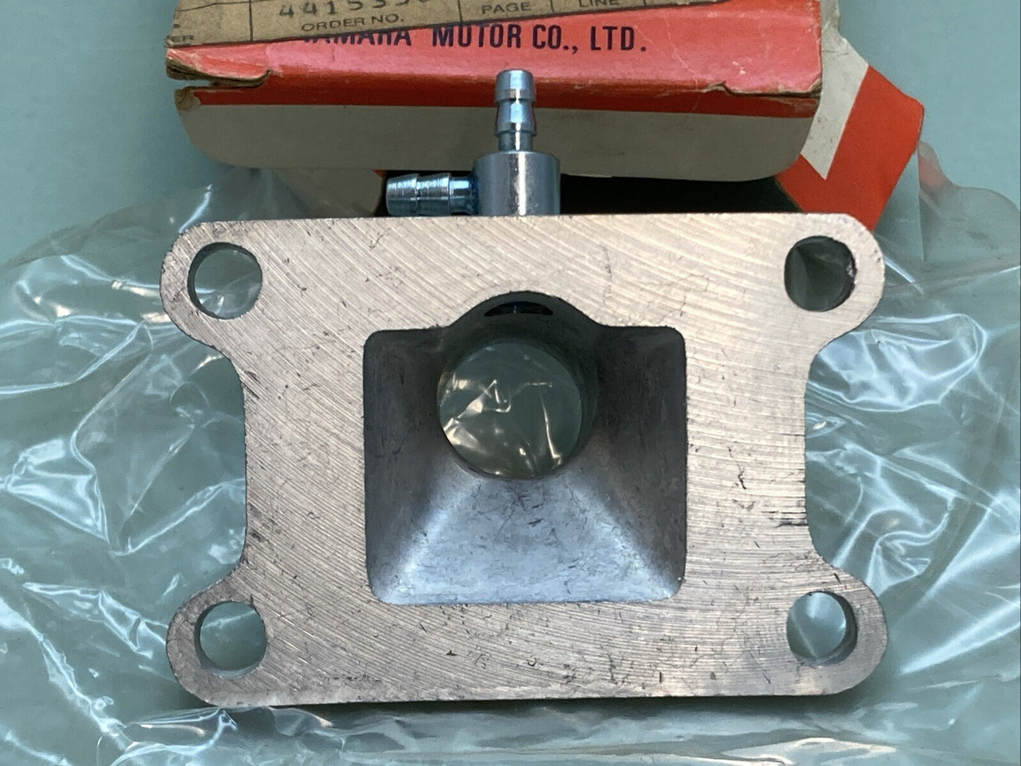 NEW GENUINE YAMAHA 2F4-13565-00 Joint, Carburetor