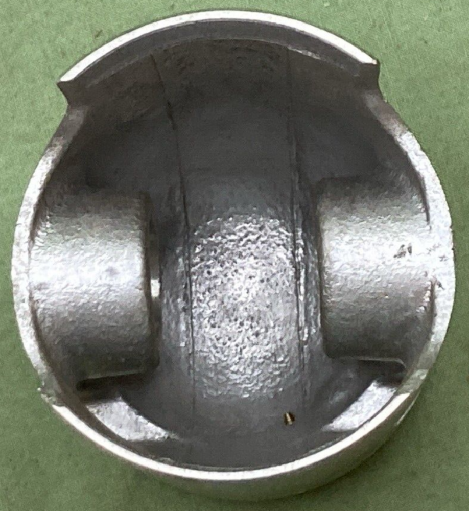 NEW GENUINE YAMAHA 235-11631-10 PISTON