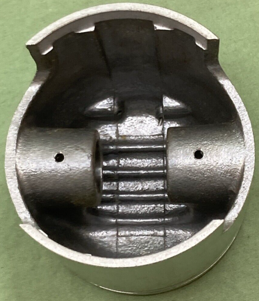 NEW GENUINE YAMAHA 275-11631-00-96 PISTON