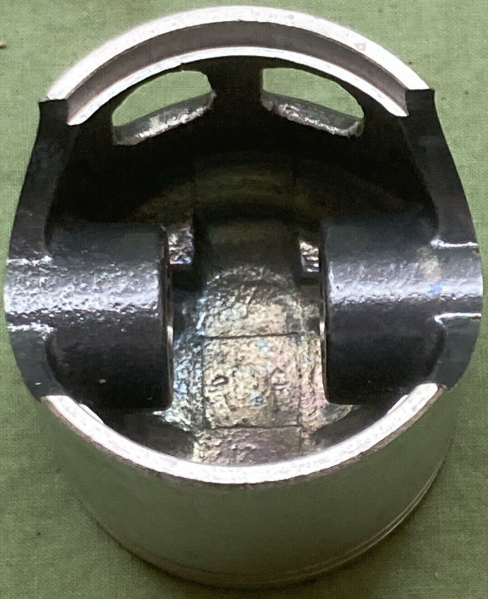 NEW GENUINE YAMAHA 305-11638-01 PISTON 4TH 1.00 O/S