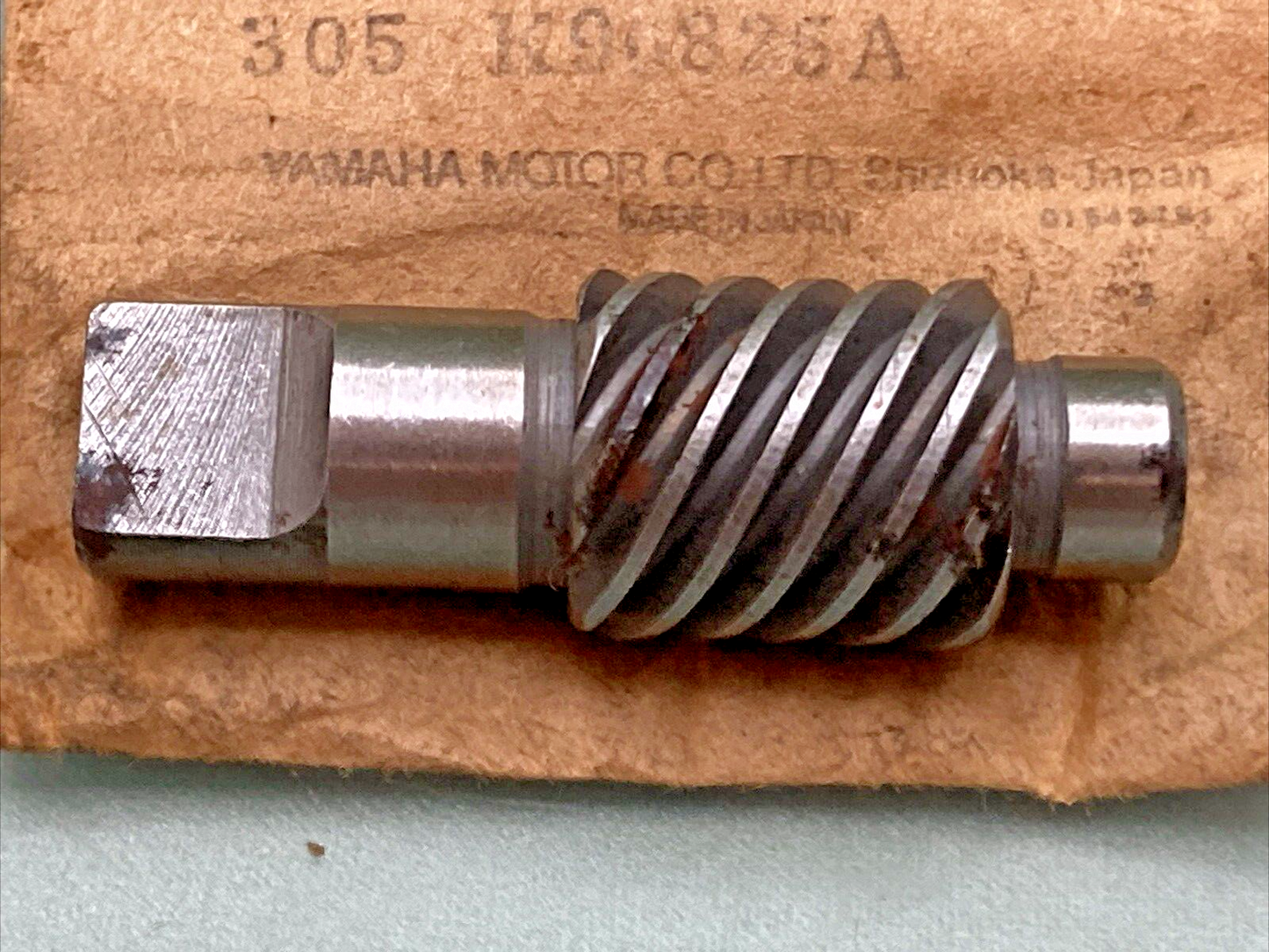 NEW GENUINE YAMAHA 810-47731-10 Gear, drive SPEEDOMETER 1971 SL 338