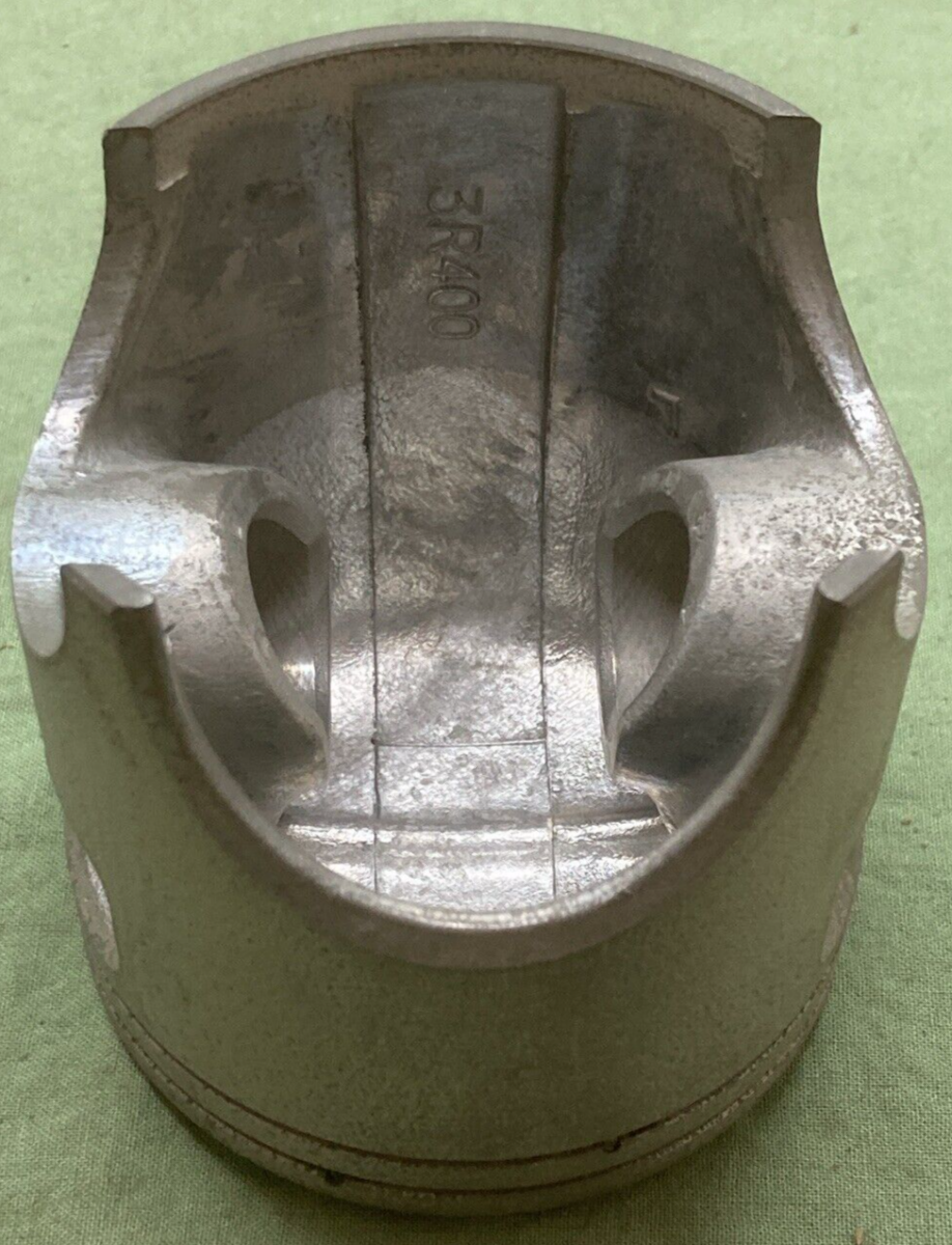 NEW GENUINE YAMAHA 3R4-11637-00 PISTON 3RD 0.75 O/S