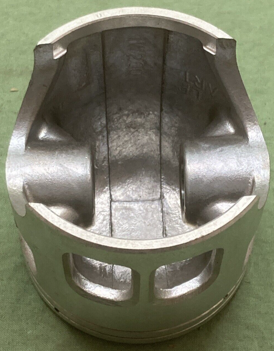 NEW GENUINE YAMAHA 3R6-11638-00 PISTON 4TH 1.00 O/S