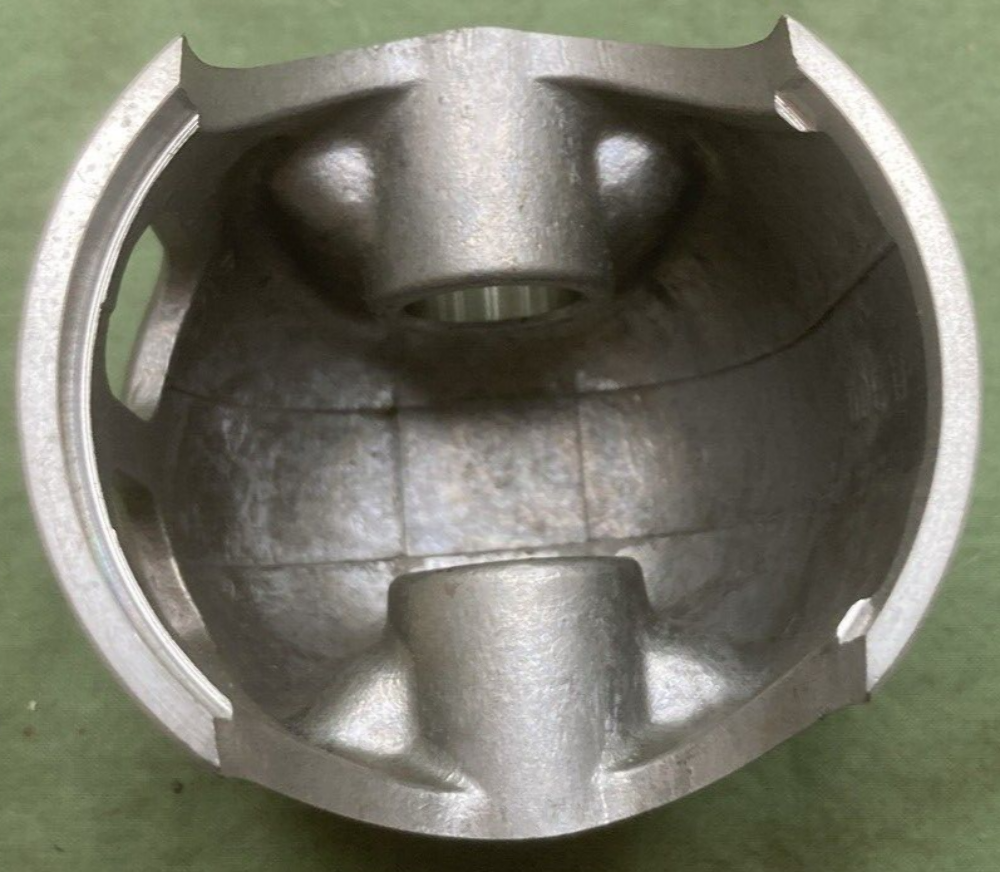 NEW GENUINE YAMAHA 1L8-11636-01 PISTON 2ND O/S