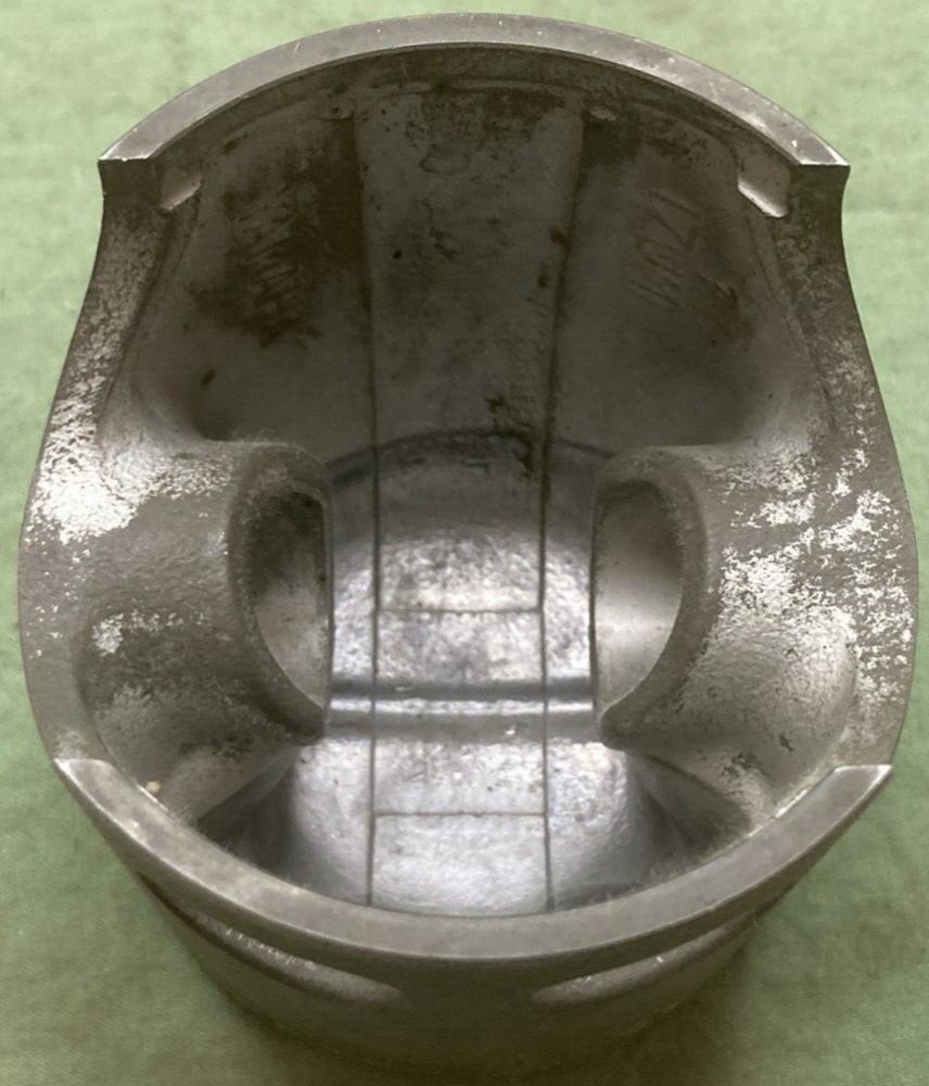 NEW GENUINE YAMAHA 1W5-11635-00 PISTON STD 1ST O/S