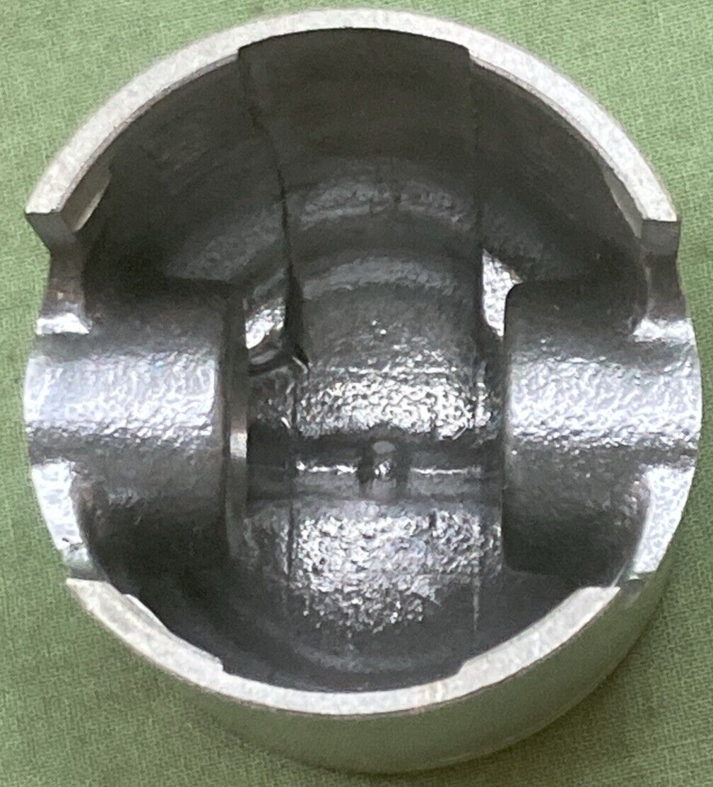 NEW GENUINE YAMAHA 298-11635-00 PISTON