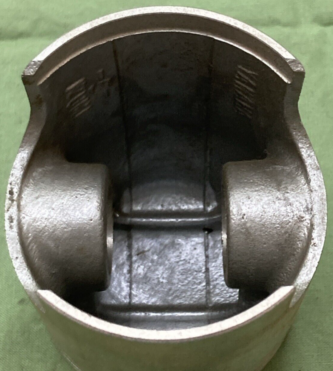 NEW GENUINE YAMAHA 168-11635-00 PISTON