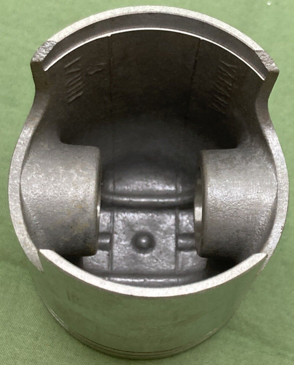 NEW GENUINE YAMAHA 168-11631-20 PISTON 61.50