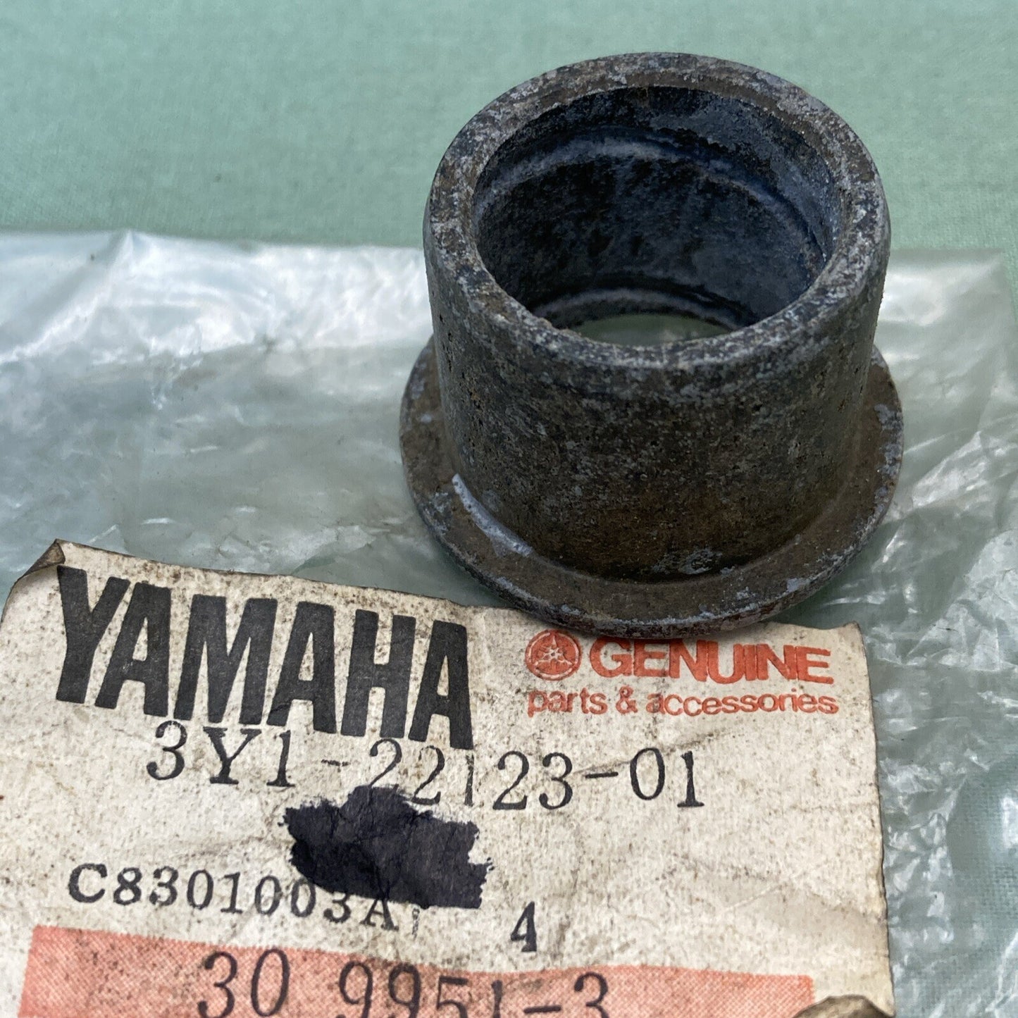 NEW GENUINE YAMAHA 3Y1-22123-01 Bush 1