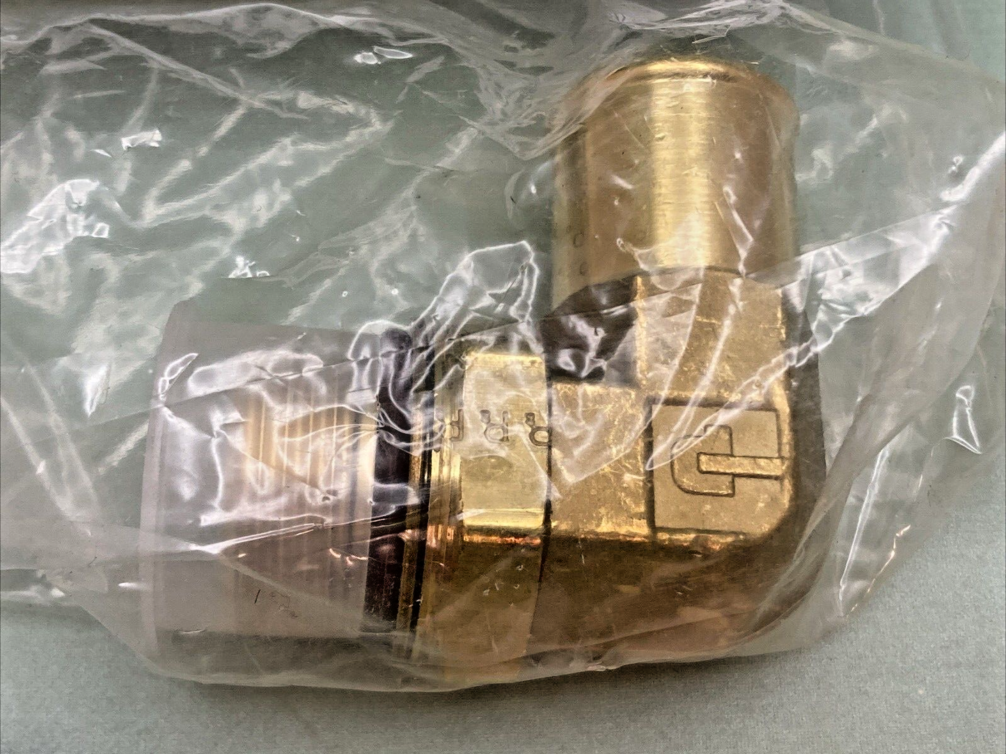 NEW GENUINE DETROIT DIESEL DDE 23531327 FITTING (P)