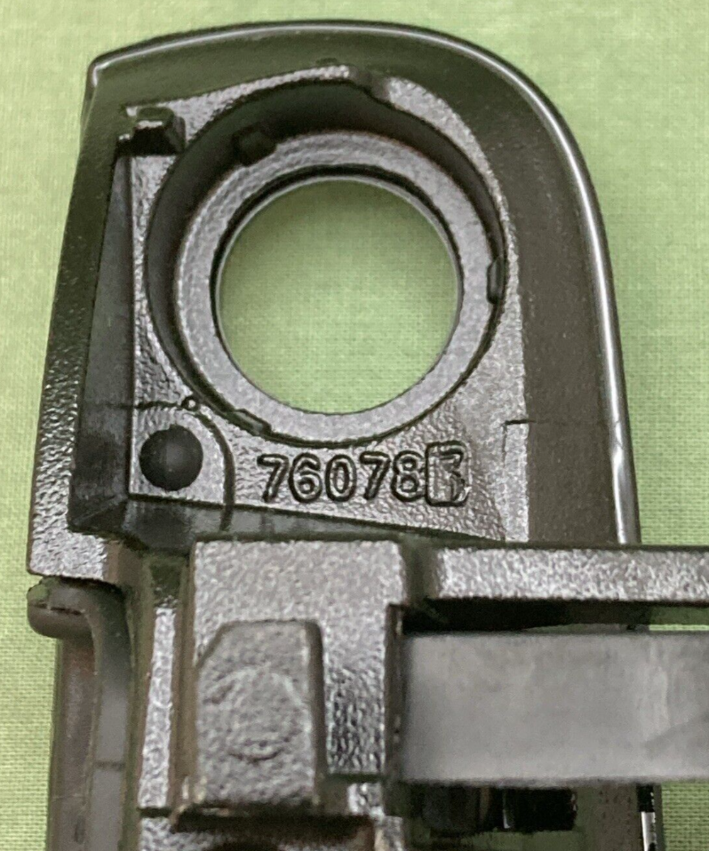 NEW GENUINE MOPAR CEB1L281AA Front Door Exterior Handle Set