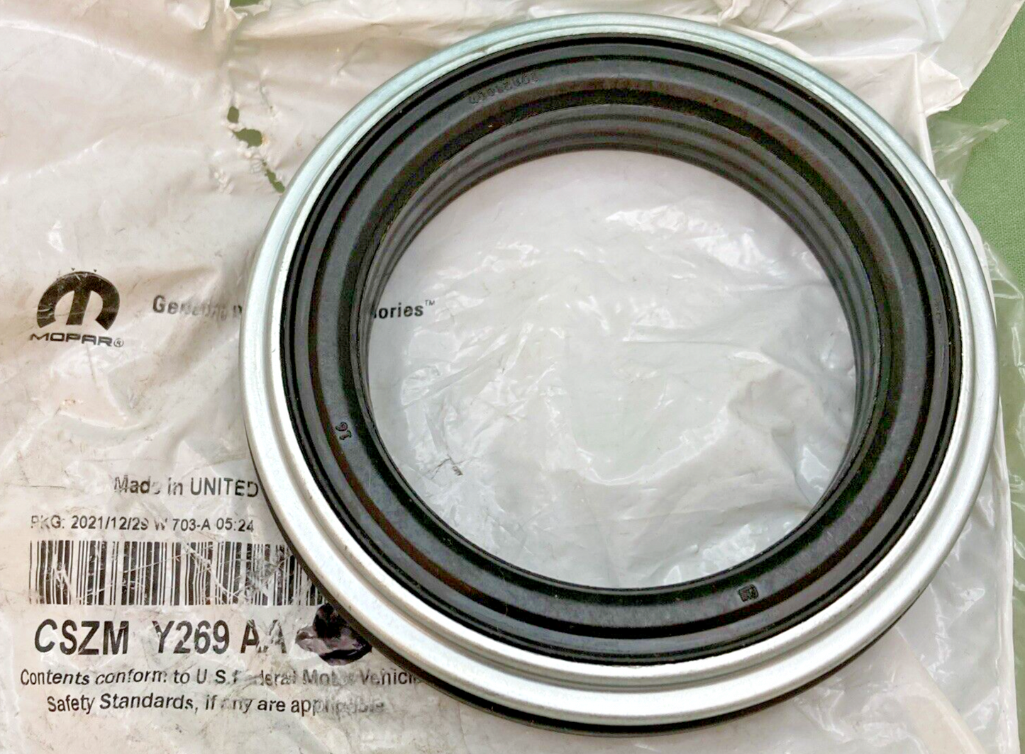 NEW GENUINE MOPAR CSZMY269AA Seal Wheel Bearing