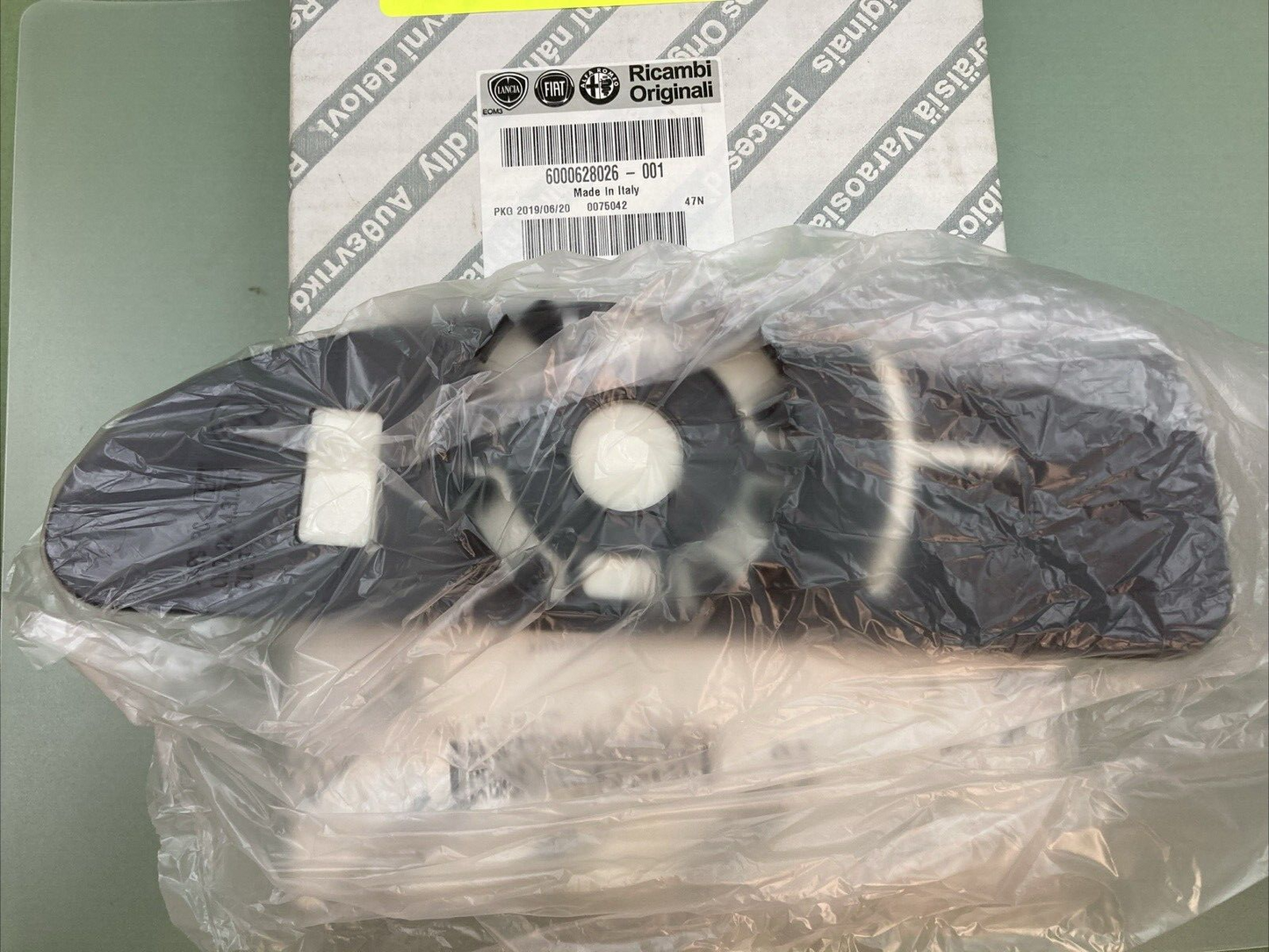 NEW GENUINE RICAMBI 6000628026 Mirror Replacement Glass MOPAR 68413475AA