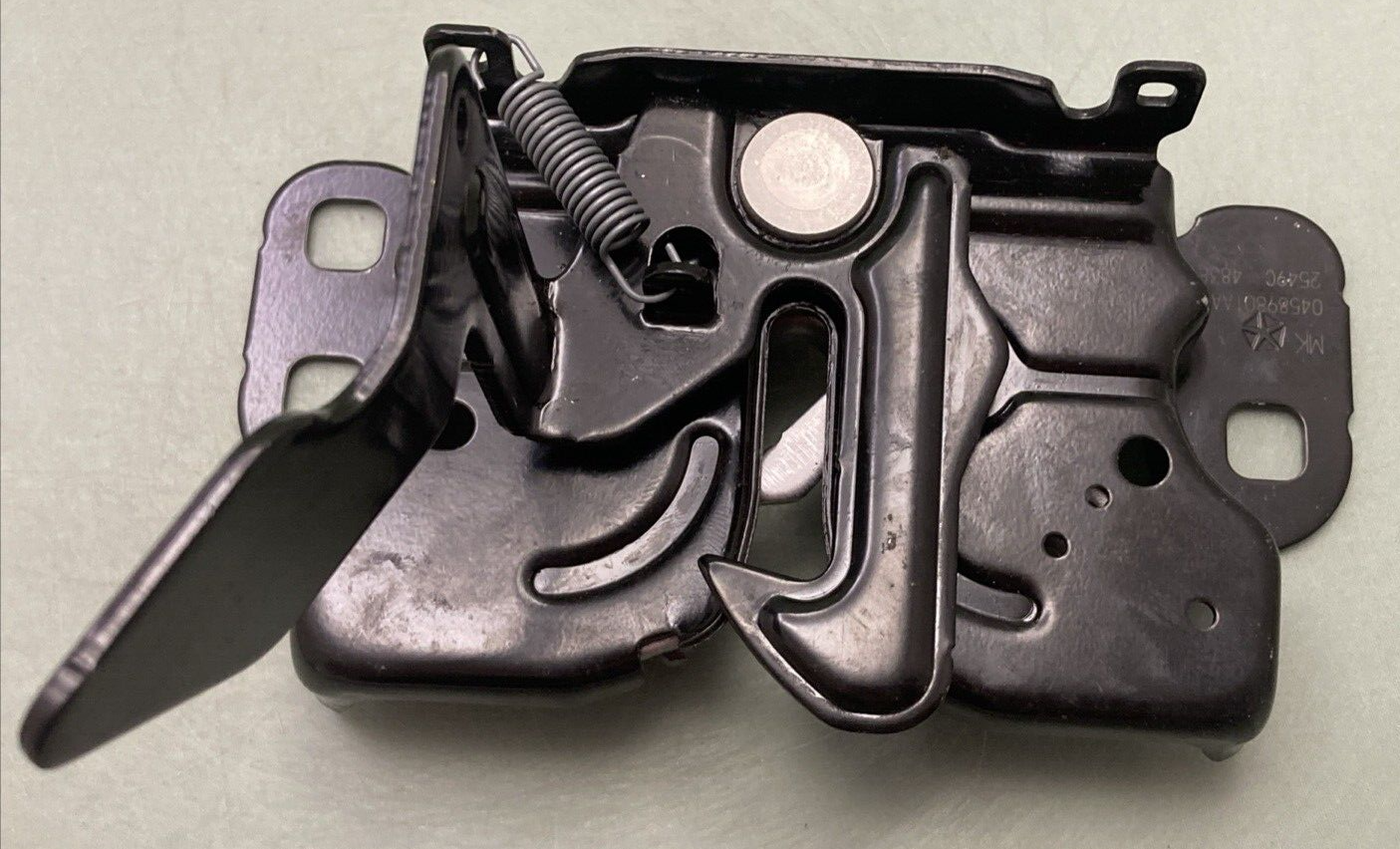 NEW GENUINE MOPAR 04589801AA Hood Latch LH 2009-2017 Jeep