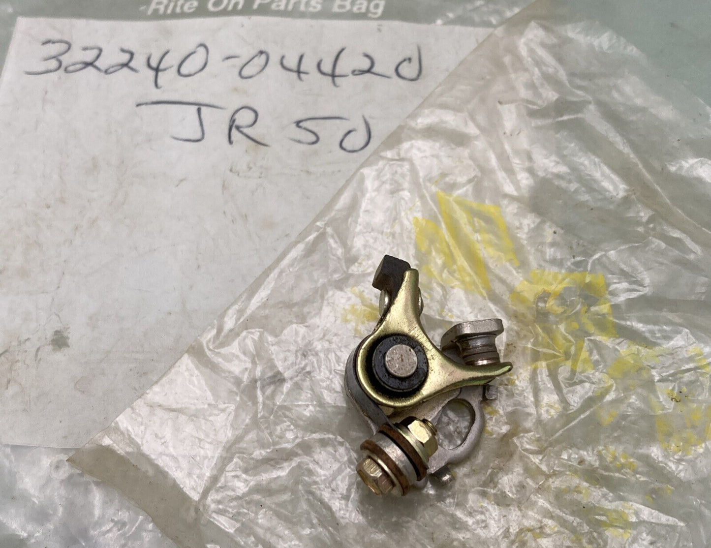 NEW GENUINE SUZUKI 32240-04420 Point, Contact