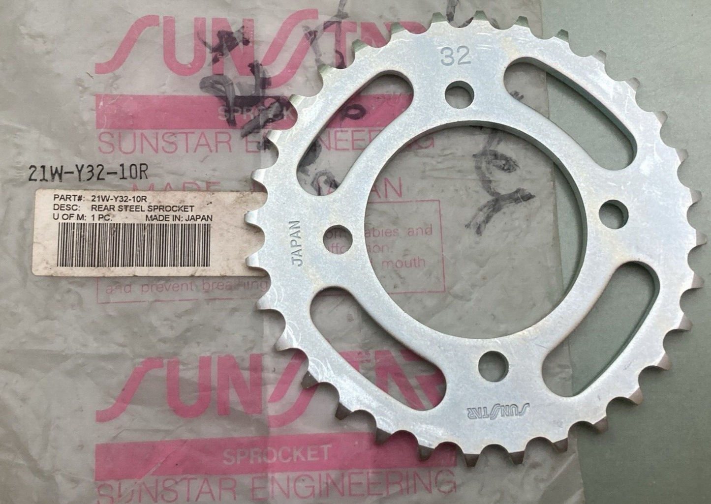 NEW GENUINE SUNSTAR 21W-Y32-10R SPROCKET 32T STEEL REAR