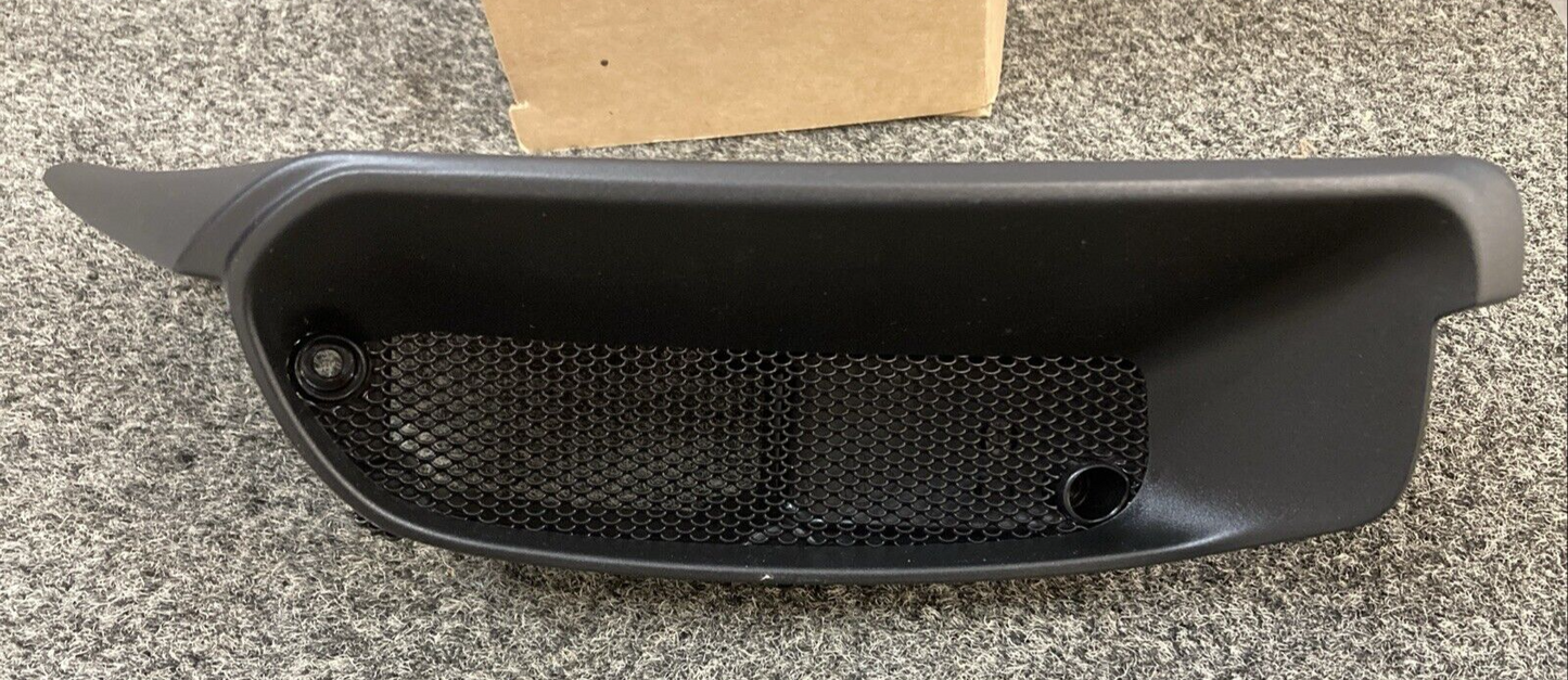 NEW GENUINE DUCATI 48421161AA RIGHT DUCT
