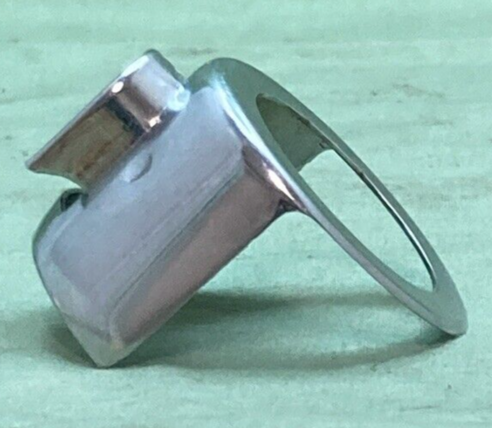 NEW GENUINE YAMAHA 256-23122-61 OUTER FORK COVER REFLECTOR STAY MOUNT CHROME