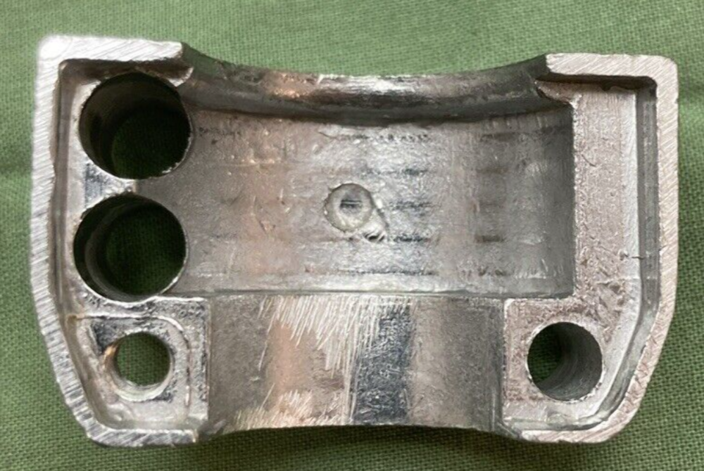 NEW GENUINE YAMAHA 256-26282-00 CAP THROTTLE GRIP LOWER CONTROL