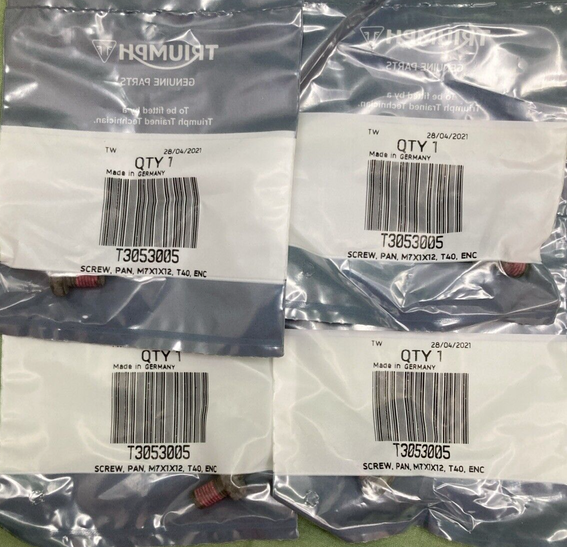 NEW GENUINE TRIUMPH T3990037 ENGINE SERVICE KIT COMPLETE