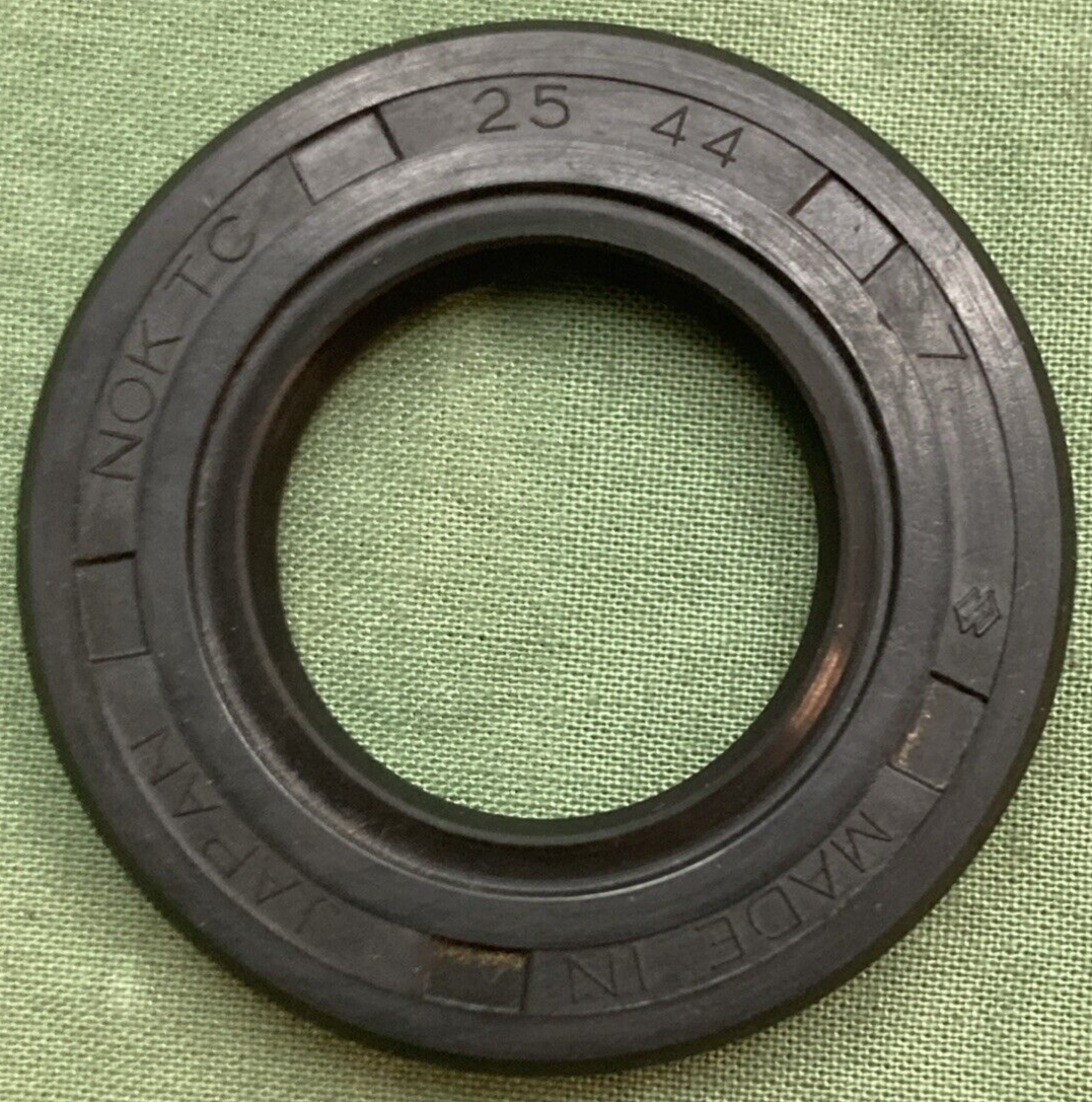 NEW REPLACES SUZUKI 09283-25009 OIL SEAL CRANKSHAFT