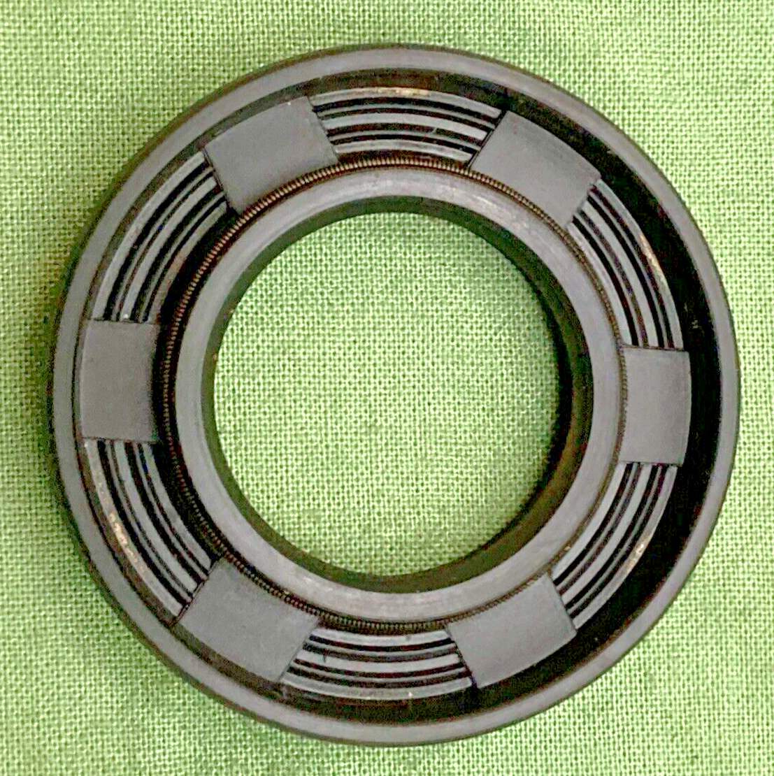 NEW TCM 22x40x7 TC OIL SEAL, 0.866" x 1.575" x 0.276"