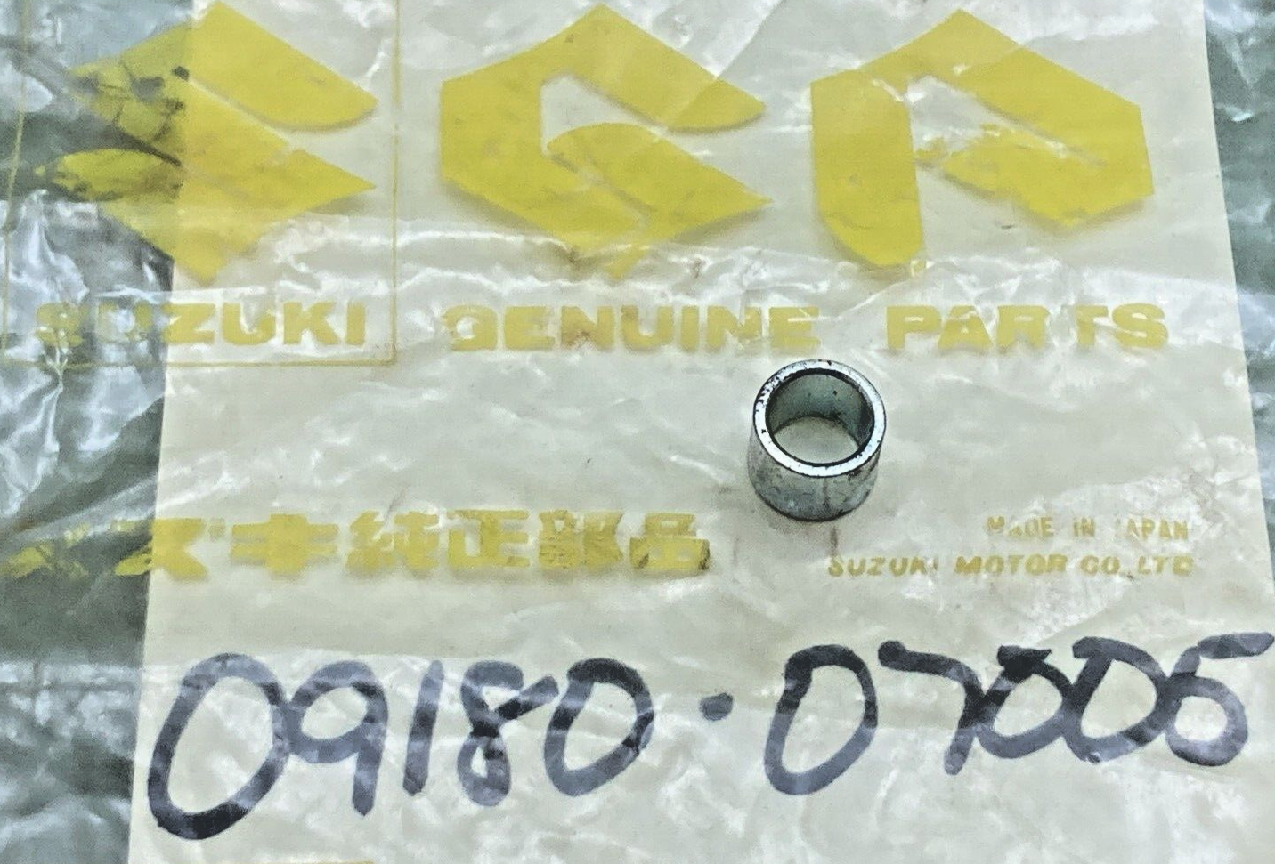 NEW GENUINE SUZUKI 09180-07005 SPACER AIR CLEANER 6.5X9X7